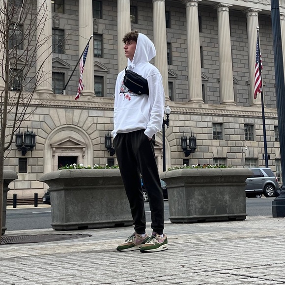 Meet your Posher, Nico - Picture 5 of 7